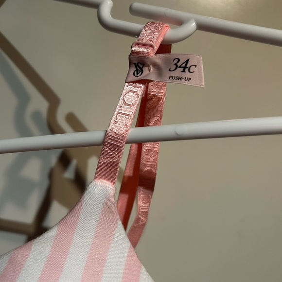 Victoria’s Secret THE T-SHIRT
Perfect Shape Shine Patch Push-Up Bra - Picture 2 of 6